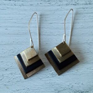 Elegant Black and Gold Geometric Earrings